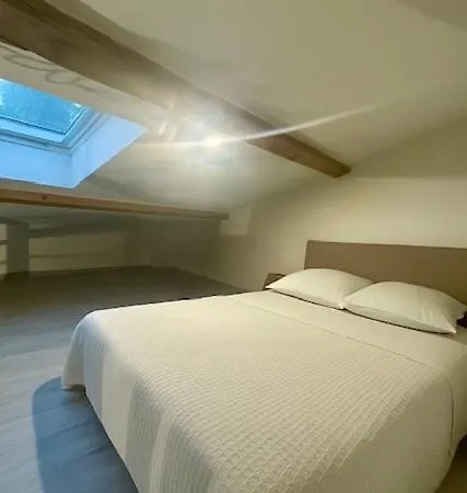 Avec Mezzanine - Proche De Angoulême * Saint-Saturnin (Charente)